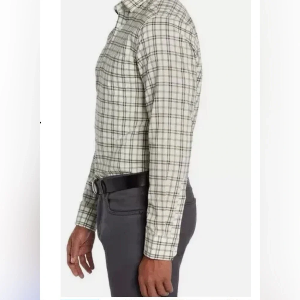Banana Republic Green and White Casual Button Down Shirt🟪